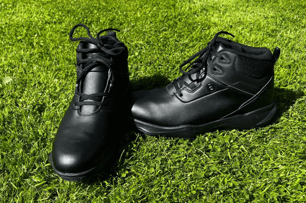 Golf boots